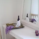 Vanilla מלון